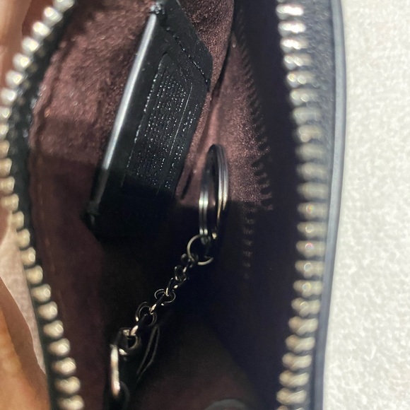 Snoopy collection signature coach ID wallet with key chain. - Picture 6 of 7